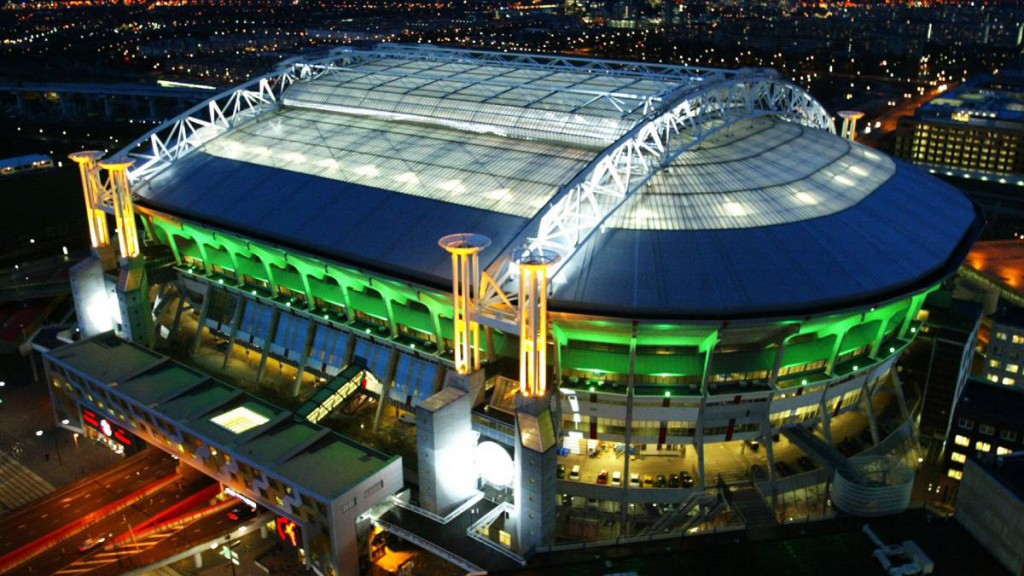 Oświetlona Amsterdam ArenA